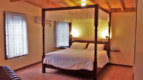 Heatherlie Cottages Halls Gap - Sunshine Coast Guide 6