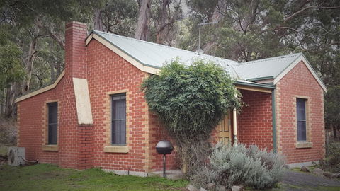 Heatherlie Cottages Halls Gap - Sunshine Coast Guide 0
