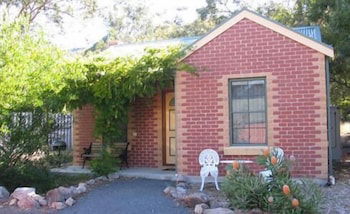 Heatherlie Cottages Halls Gap - Sunshine Coast Guide 1