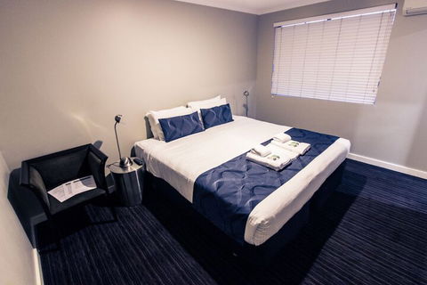 The Premier Hotel - Sunshine Coast Guide 2
