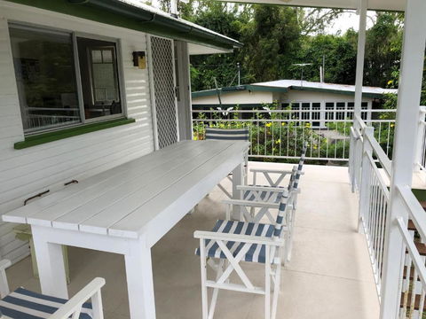 Daggoombah Holiday Home Magnetic Island - Sunshine Coast Guide 1