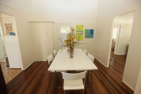 Daggoombah Holiday Home Magnetic Island - Sunshine Coast Guide 5