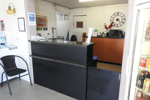 Tropic Coast Motel - Sunshine Coast Guide 1
