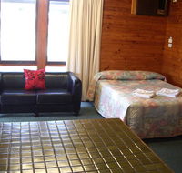 Aaroona Holiday Resort - Sunshine Coast Guide