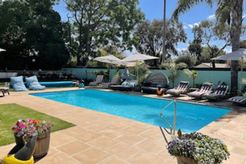 Mulwala Resort - Sunshine Coast Guide 0