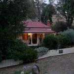 Sinnamons Cottage - Sunshine Coast Guide 0