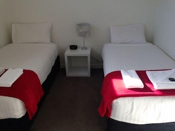 Essendon Apartments - Sunshine Coast Guide 1