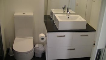 Essendon Apartments - Sunshine Coast Guide 0