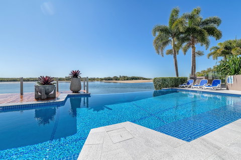 The Duporth Riverside - Sunshine Coast Guide 3