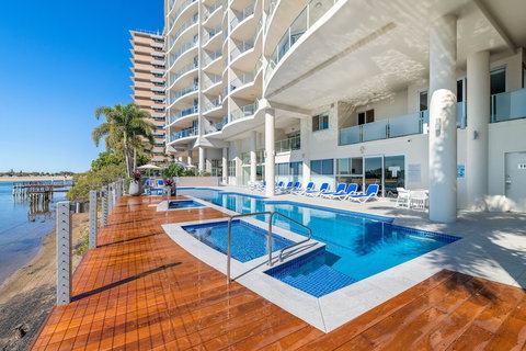 The Duporth Riverside - Sunshine Coast Guide 1