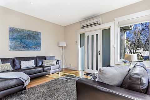 Topiary Haven - Sunshine Coast Guide 1