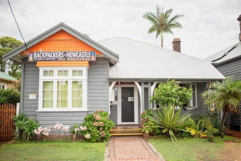 Backpackers Newcastle - Sunshine Coast Guide 0