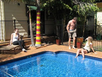 Backpackers Newcastle - Sunshine Coast Guide 5