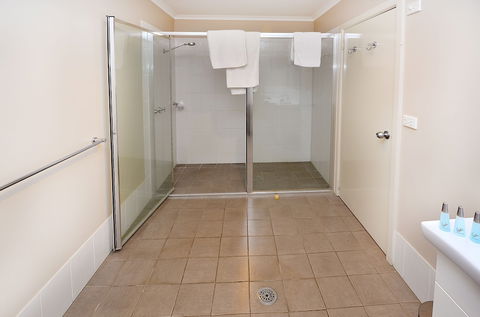 Mackellar Motel - Sunshine Coast Guide 6