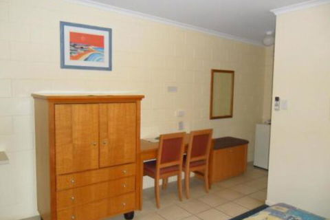 Nanango Antler Motel - Sunshine Coast Guide 0