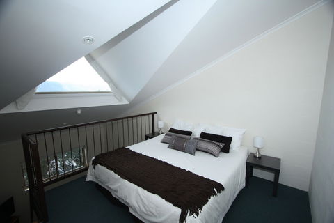 Summit Ridge Alpine Lodge - Sunshine Coast Guide 2