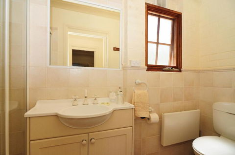 Daisy Cottage - Sunshine Coast Guide 6