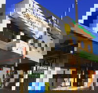 The Entrance Backpackers - Hostel - Sunshine Coast Guide