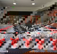 Burkes Hotel Motel - Sunshine Coast Guide