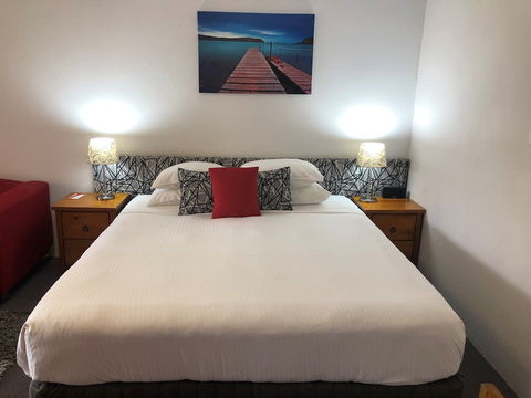 Avaleen Lodge Motor Inn - Sunshine Coast Guide 6