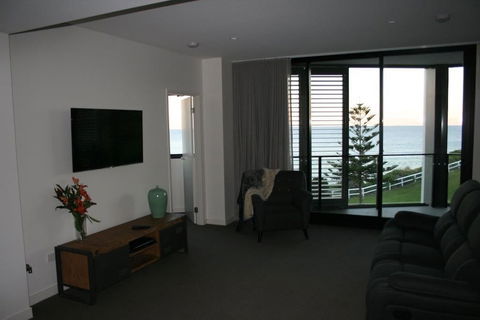 Apartment On King Street - Sunshine Coast Guide 6