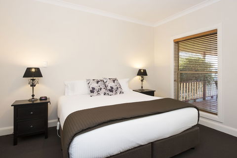 Colonial Court Villas - Sunshine Coast Guide 2