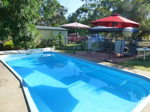 Golfers Retreat Motel - Sunshine Coast Guide 2