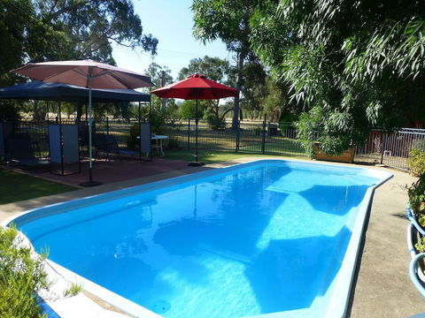 Golfers Retreat Motel - Sunshine Coast Guide 4