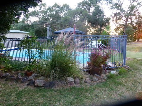 Golfers Retreat Motel - Sunshine Coast Guide 3