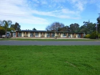 Golfers Retreat Motel - Sunshine Coast Guide 0
