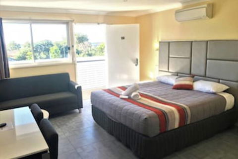 Toukley Motor Inn - Sunshine Coast Guide 0