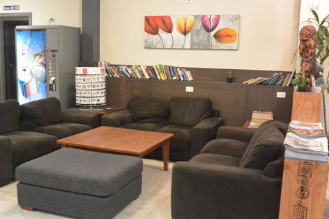 Elizabeth Hostel - Sunshine Coast Guide 2