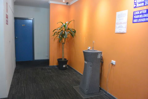 Elizabeth Hostel - Sunshine Coast Guide 1