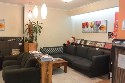 Elizabeth Hostel - Sunshine Coast Guide 4