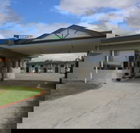 Beaconsfield Lodge Motel - Sunshine Coast Guide