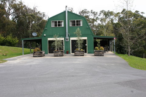 The Barn At Charlottes Hill - Sunshine Coast Guide 1