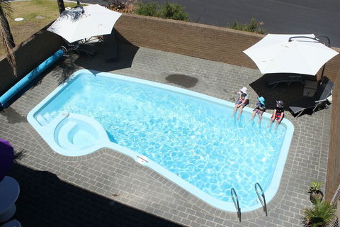 Narooma Palms Holiday Apartments - Sunshine Coast Guide 2