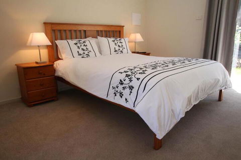 Richmond Coachmans Rest - Sunshine Coast Guide 4