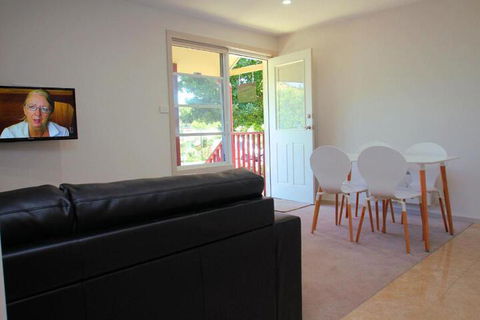 Richmond Coachmans Rest - Sunshine Coast Guide 2