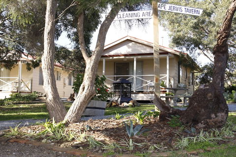 Cape Jervis Holiday Units - Sunshine Coast Guide 6