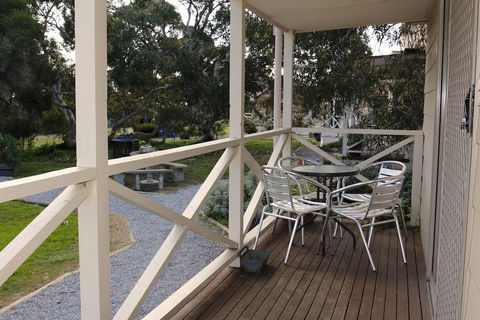 Cape Jervis Holiday Units - Sunshine Coast Guide 5