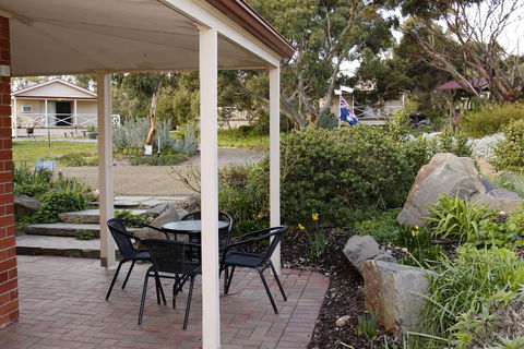 Cape Jervis Holiday Units - Sunshine Coast Guide 0