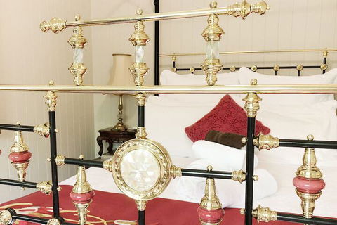 Number 12 Bed & Breakfast - Sunshine Coast Guide 7