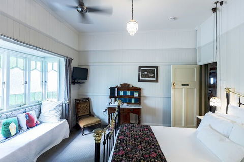 Number 12 Bed & Breakfast - Sunshine Coast Guide 6