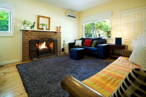 Apple Tree Cottage - Sunshine Coast Guide 6