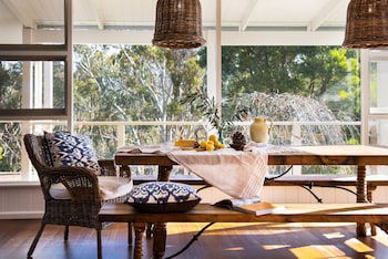 Green Gully House - Sunshine Coast Guide 1