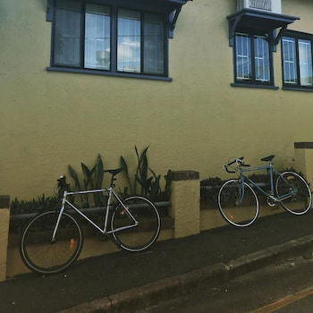 Banana Bender Backpackers - Sunshine Coast Guide 0