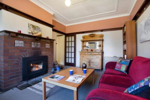 Elizabeth Flats - Sunshine Coast Guide 0