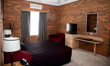 The Charles Sturt Motor Inn - Sunshine Coast Guide 5