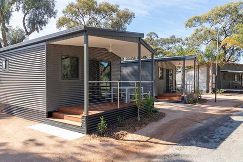 BIG4 Renmark Riverfront Holiday Park - Sunshine Coast Guide 1
